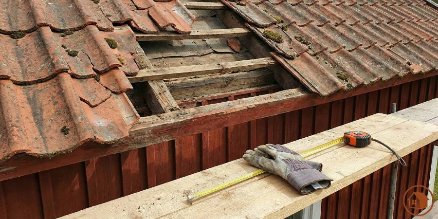 Byta tak vid trasiga takpannor